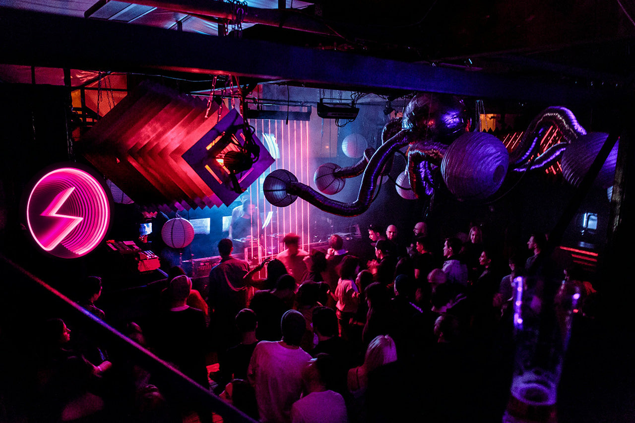 Enhancing Bar Atmosphere with 3D Infinity Mirror LED Signs